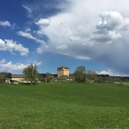 Apartment Spacieux Avec Vue Sur Les Montagnes A Espalion